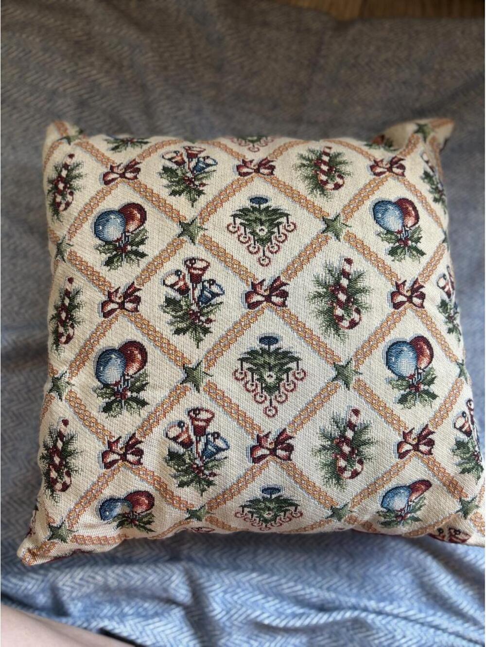 Vintage Christmas Tapestry Throw Pillow 🎄✨ Holiday Decor